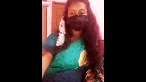Media: tamil_anitha Stripchat 2023-10-26 18:05:00