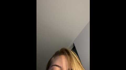 Media: curchez_ Stripchat 2023-10-26 23:26:00