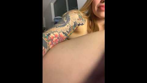 Media: curchez_ Stripchat 2023-10-26 23:35:00
