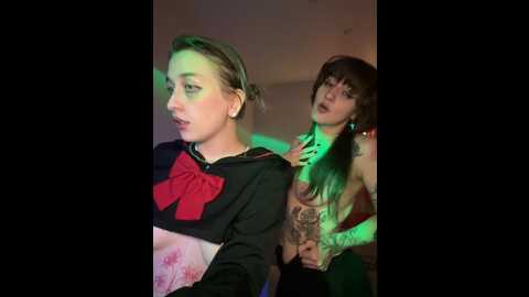 Media: dooubletroublee Stripchat 2023-10-27 05:21:00