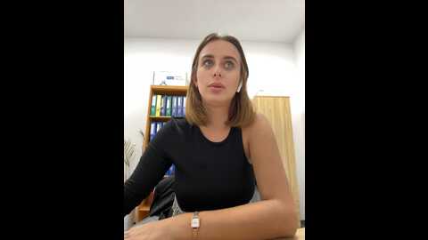 Media: hii_lolla Stripchat 2023-10-27 15:21:00