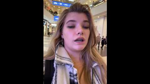 Media: holy_tereza Stripchat 2023-10-27 16:06:00