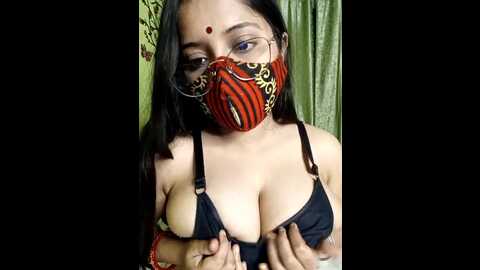 Media: lisa_bhabi Stripchat 2023-10-27 14:25:00