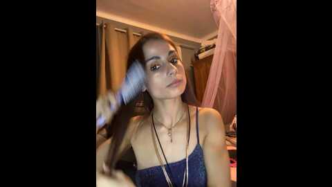 Media: sarahqueen001 Stripchat 2023-10-27 22:29:00