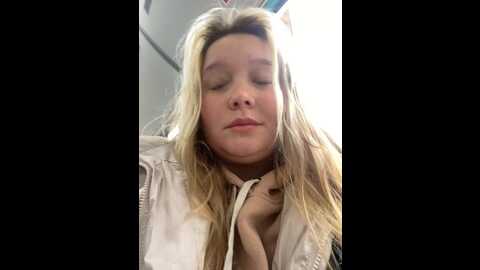 Media: sofiaadams Stripchat 2023-10-27 12:48:00