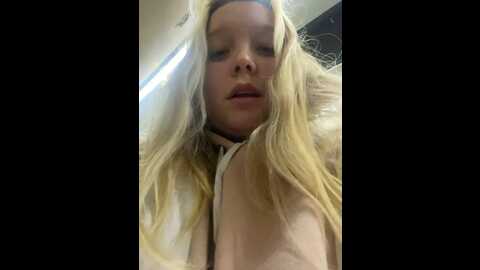 Media: sofiaadams Stripchat 2023-10-27 18:04:00