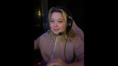Media: sofiaadams Stripchat 2023-10-27 18:32:00