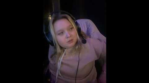 Media: sofiaadams Stripchat 2023-10-27 18:44:00