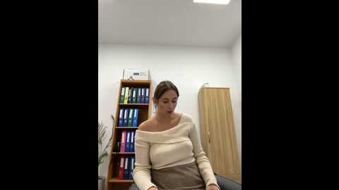 Media: hii_lolla Stripchat 2023-10-28 09:12:00
