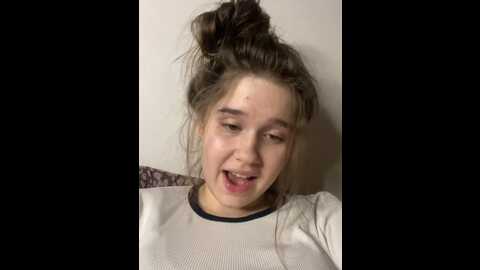 Media: hornygirlh Stripchat 2023-10-28 13:49:00