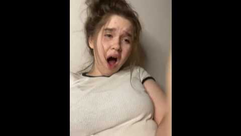 Media: hornygirlh Stripchat 2023-10-28 14:57:00