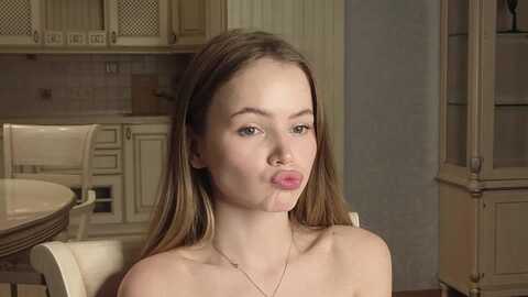 Media: sarahbirch Stripchat 2023-10-28 08:17:00