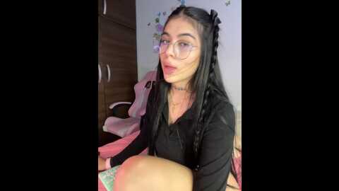 Media: sarasanders_4 Stripchat 2023-10-27 23:28:00