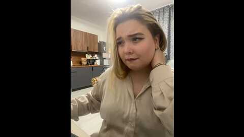 Media: sofiaadams Stripchat 2023-10-28 05:12:00