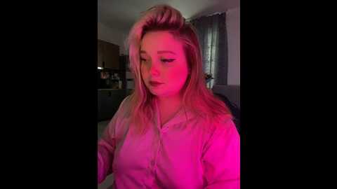Media: sofiaadams Stripchat 2023-10-29 12:48:00