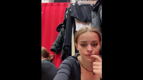 Media: angelinateller Stripchat 2023-10-30 05:25:00