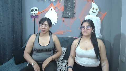 Media: lesb_milf Stripchat 2023-10-30 16:34:00
