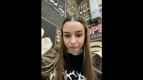 Media: snow_ma1den Stripchat 2023-10-30 09:14:00
