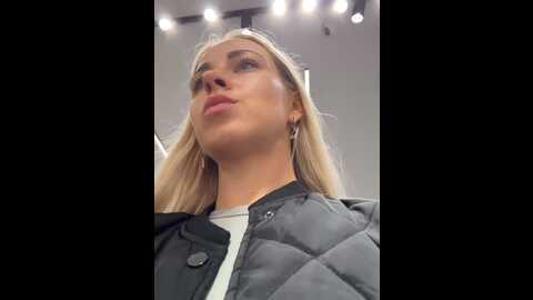 Media: streetdoll Stripchat 2023-10-30 17:25:00