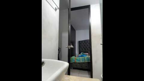 Media: sweetmuslim01 Stripchat 2023-10-29 23:42:00
