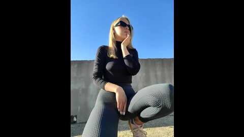 Media: two_hot_cats_love Stripchat 2023-10-30 12:04:00