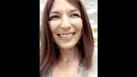 Media: brilliant_queen1 Stripchat 2023-10-31 23:15:00