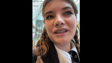 Media: holy_tereza Stripchat 2023-10-31 09:26:00