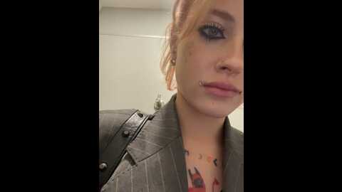 Media: melissa_crazy Stripchat 2023-10-31 17:22:00
