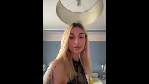 Media: charming_ritta Stripchat 2023-11-01 03:43:00