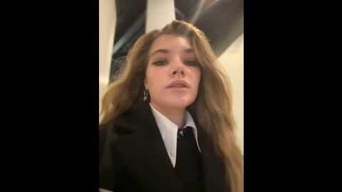 Media: holy_tereza Stripchat 2023-11-01 19:12:00