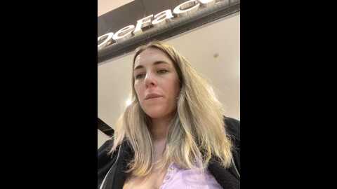 Media: mommmyyummy Stripchat 2023-11-01 14:24:00