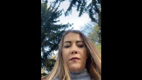 Media: risky_girl23 Stripchat 2023-11-01 13:46:00