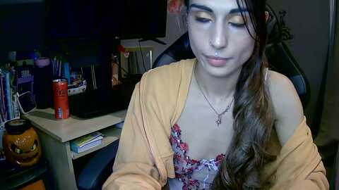 Media: sarahqueen001 Stripchat 2023-11-01 23:14:00