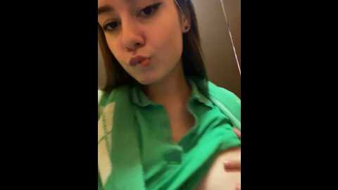 Media: snow_ma1den Stripchat 2023-11-01 13:24:00