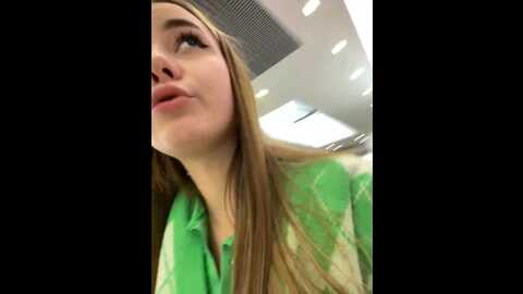 Media: snow_ma1den Stripchat 2023-11-01 13:32:00