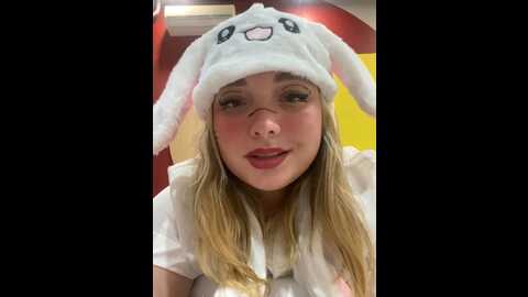 Media: sofiaadams Stripchat 2023-11-01 01:00:00