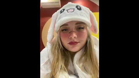 Media: sofiaadams Stripchat 2023-11-01 01:48:00