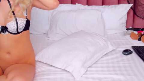 Media: emillybronte Stripchat 2023-11-02 02:36:00
