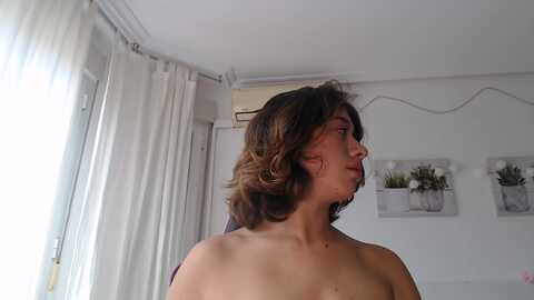 Media: enyeld_ruru Stripchat 2023-11-02 15:27:00