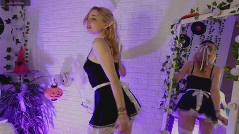 Media: loraadoll Stripchat 2023-11-02 19:42:00