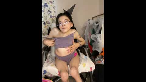 Media: minisophiaa Stripchat 2023-11-02 12:00:00