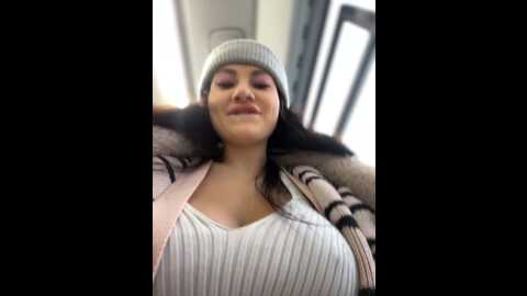 Media: wet__bunny Stripchat 2023-11-02 08:16:00