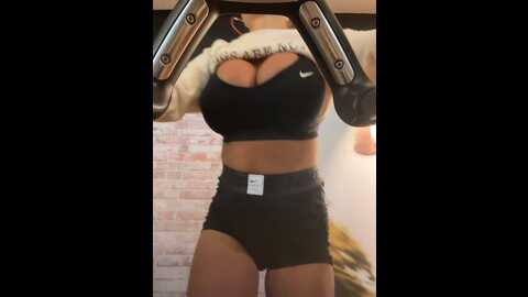 f3ckdolllucy @ stripchat on 20231103