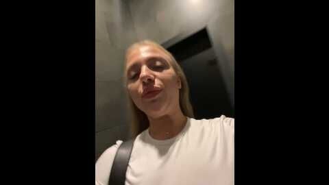 Media: pinkstar_ Stripchat 2023-11-03 09:54:00