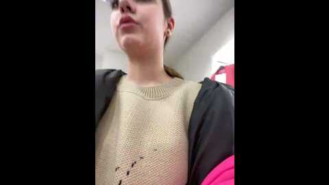 Media: snow_ma1den Stripchat 2023-11-03 11:24:00