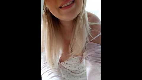 Media: cherryauroraa Stripchat 2023-11-04 10:00:00