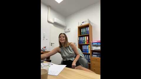Media: hii_lolla Stripchat 2023-11-04 08:00:00