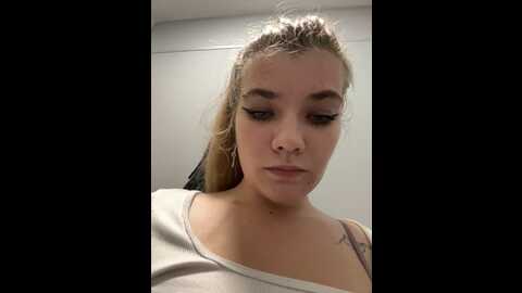 Media: holy_tereza Stripchat 2023-11-04 17:57:00