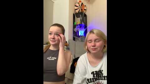Media: radiants_two Stripchat 2023-11-04 02:00:00