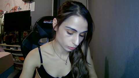 Media: sarahqueen001 Stripchat 2023-11-04 00:14:00